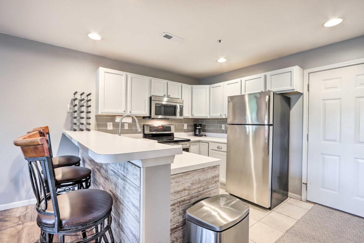 Lake Of The Ozarks Home With Balcony And Grill! شاطئ أوسيدج المظهر الخارجي الصورة